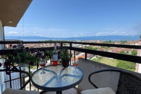 Stunning Lake and Mountain Views - Velkoski Apartments